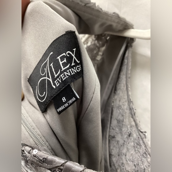 Alex Evenings cocktail Dress Rosette Lace with Cap Sleeves - Picture 6 of 6